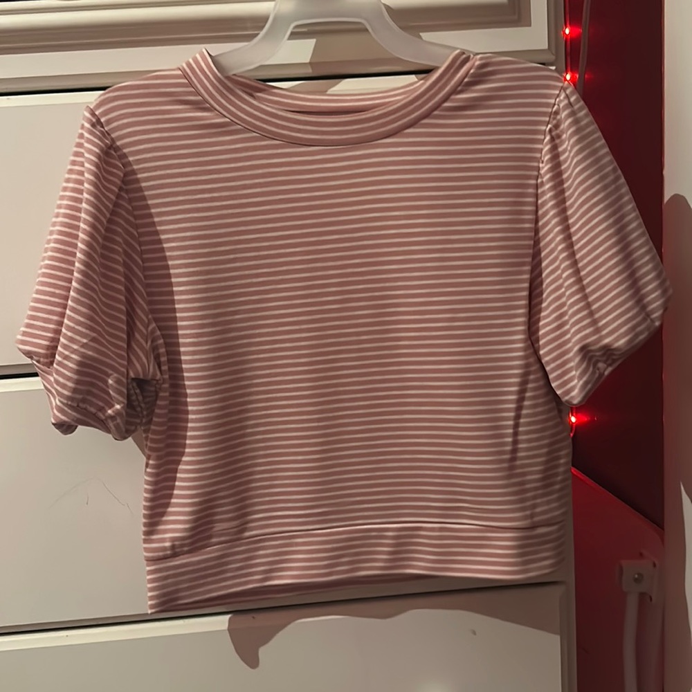 Love, live, xs, crop top